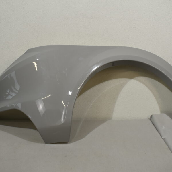 Niesmann und Bischoff i Smove 2021-2024  Radlaufblende Fahrerseite; hell grau