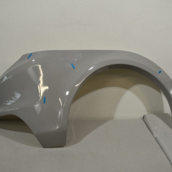 Niesmann und Bischoff i Smove 2021-2024 Radlaufblende Fahrerseite; hell grau