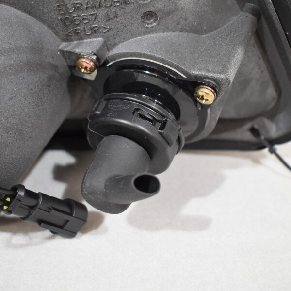 Leuchtenträger Blende links; inkl. Positionsleuchte u. Blinker