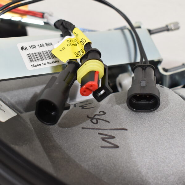 Leuchtenträger einteilig links IN3 MJ2