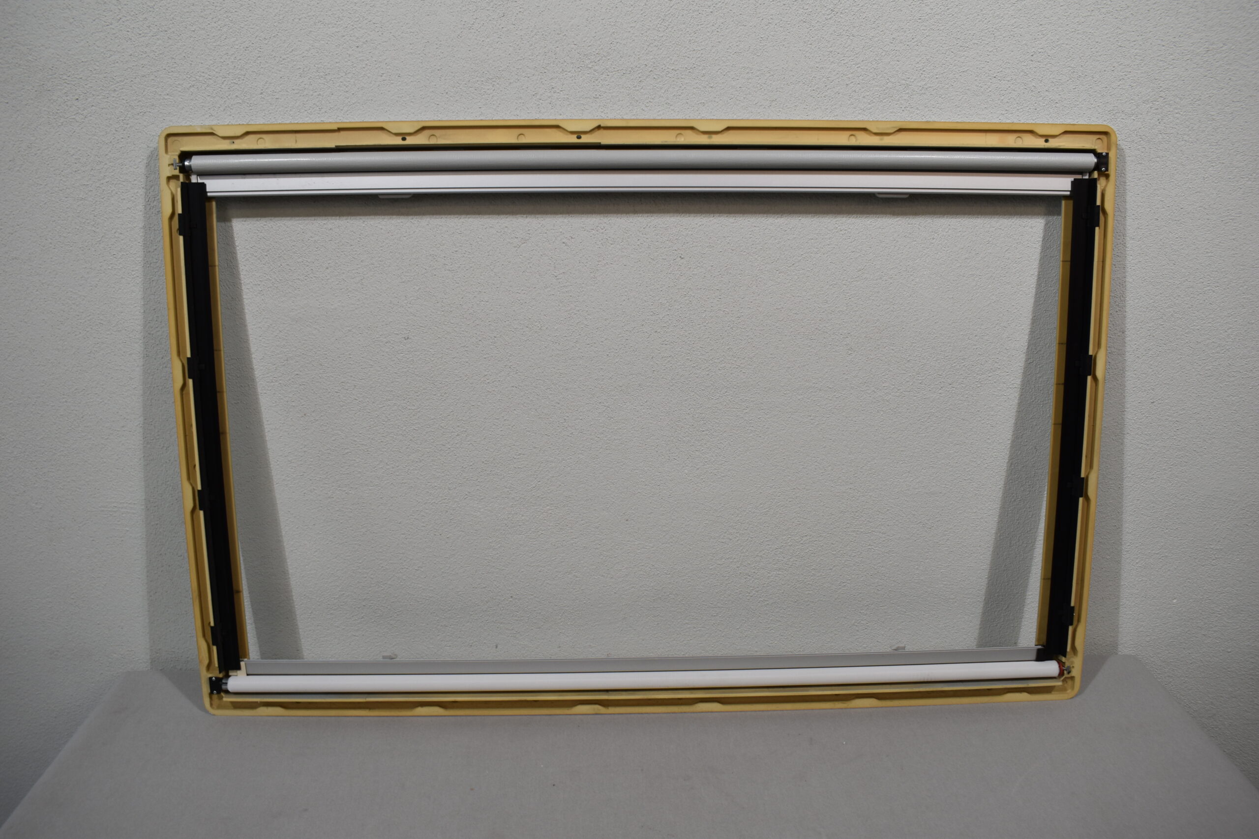 Seitz Innenrahmen für S4 Fenster; hell grau