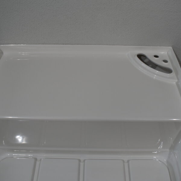 Duschwanne 670x797; Eura Mobil 5731