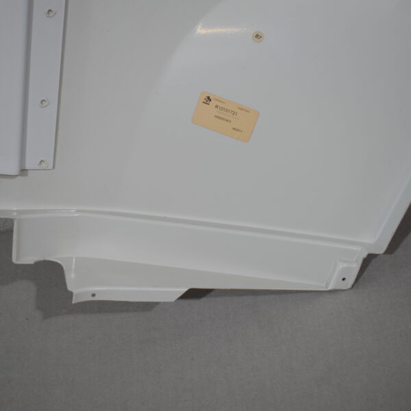 Knaus Anschluss Fender, Bug rechts