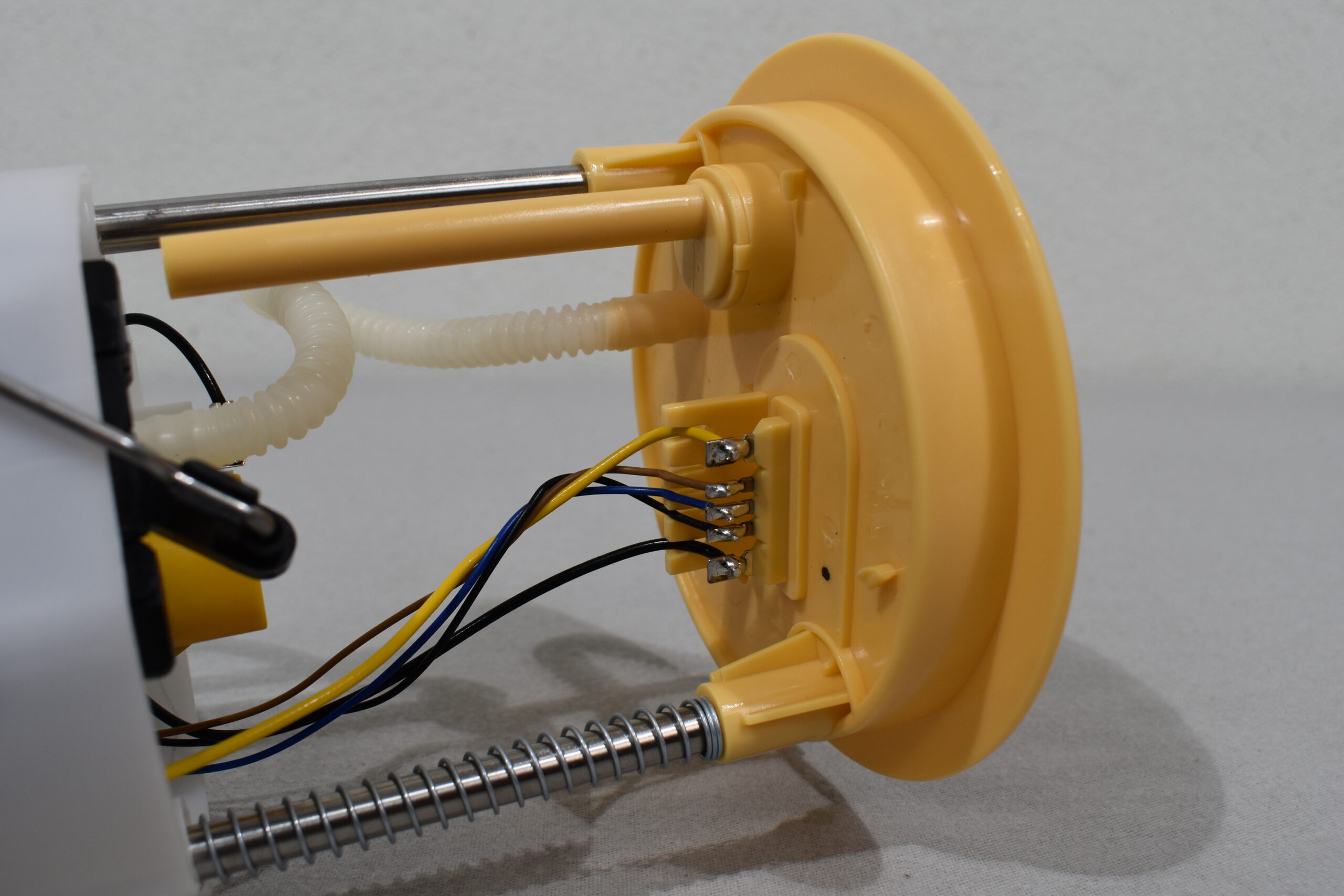 Hella Kraftstoffpumpeneinheit Typ: 8TF 358.106-051