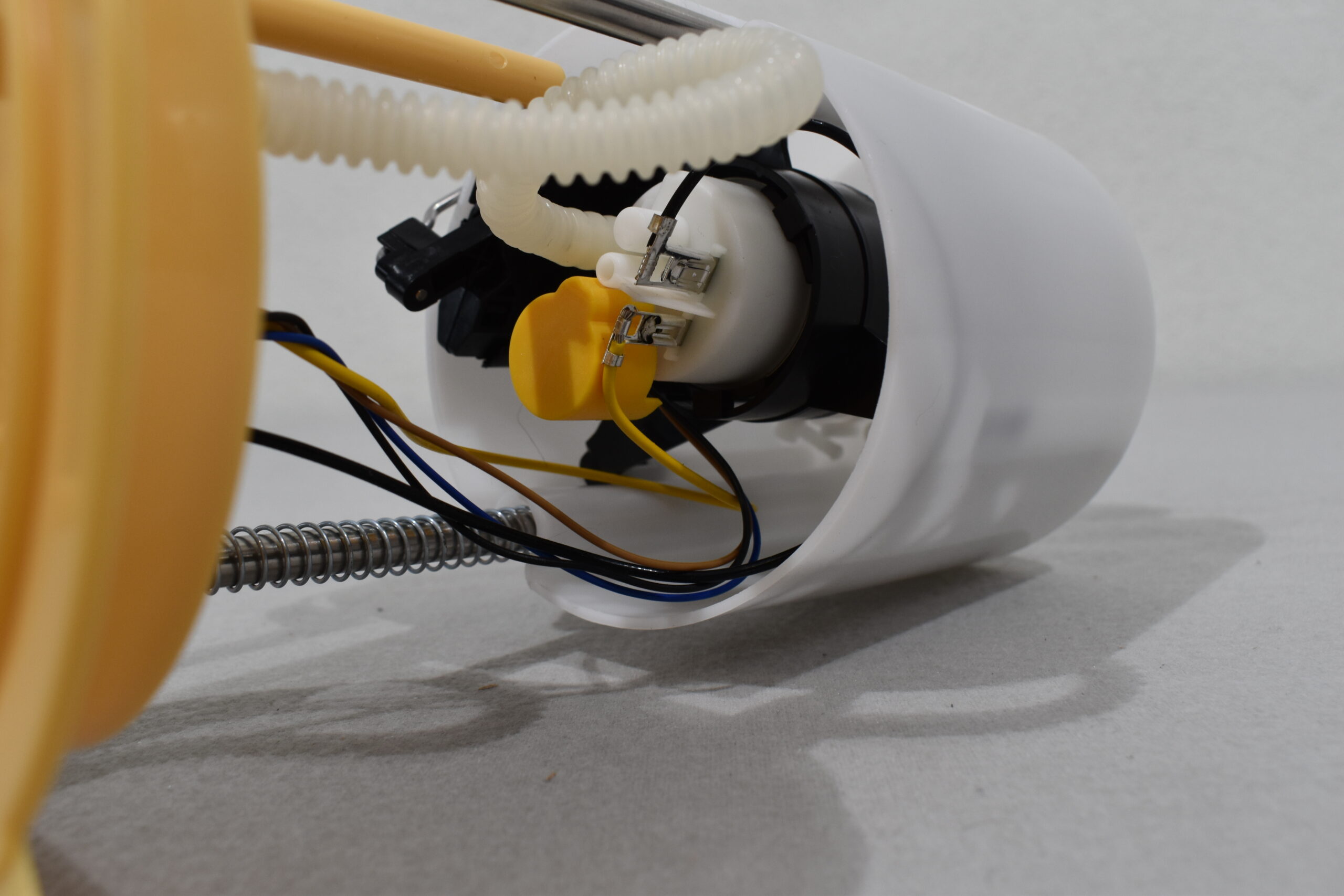 Hella Kraftstoffpumpeneinheit Typ: 8TF 358.106-051