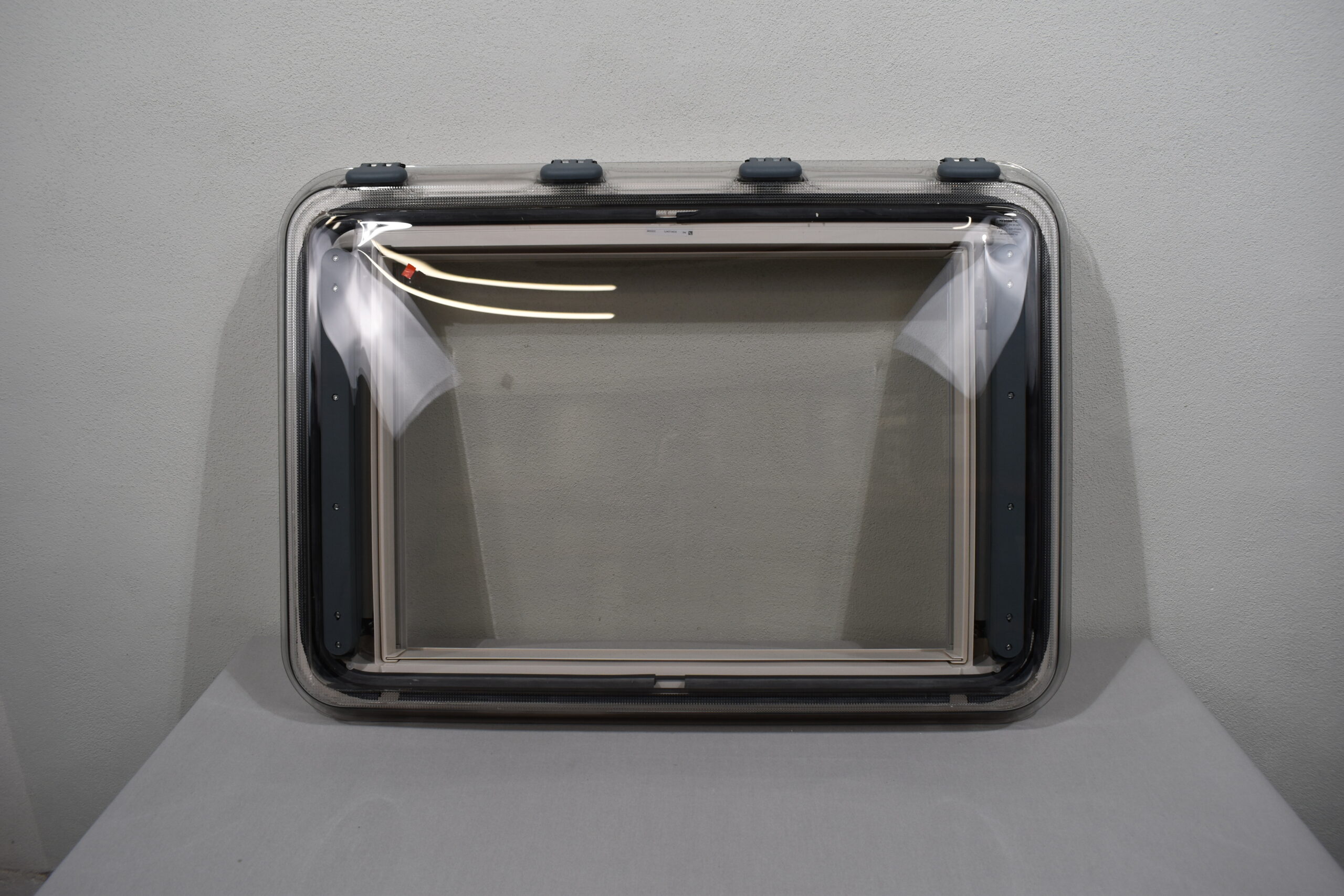 Dometic Dachhaube mit Innenrahmen; 1050x742mm