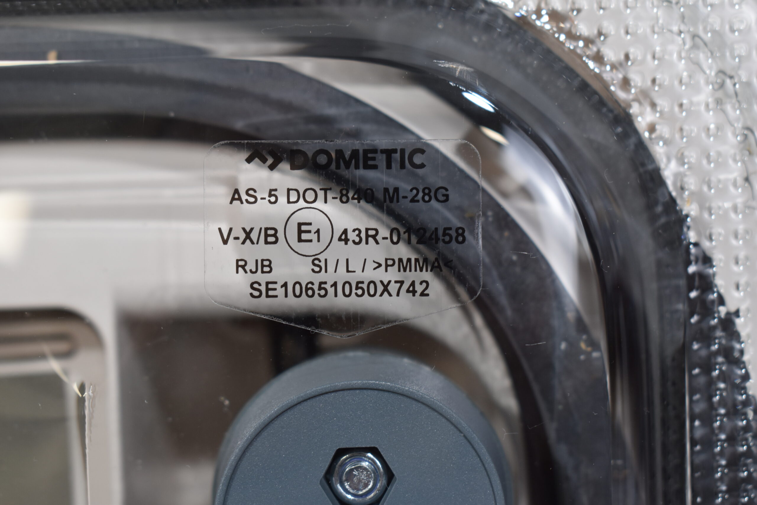 Dometic Dachhaube mit Innenrahmen; 1050x742mm