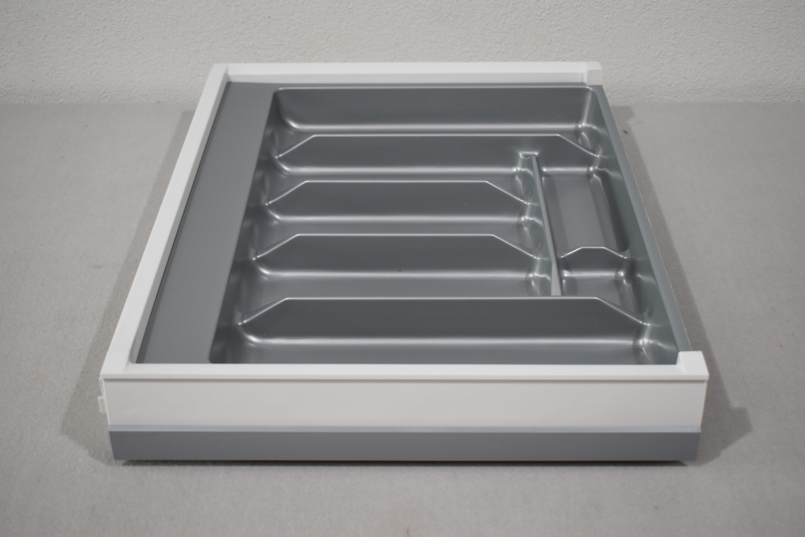 Schubkasten mit Besteckkasten 577x430mm