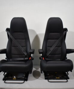 Aguti Fahrer und Beifahrersitz; schwarz/grau