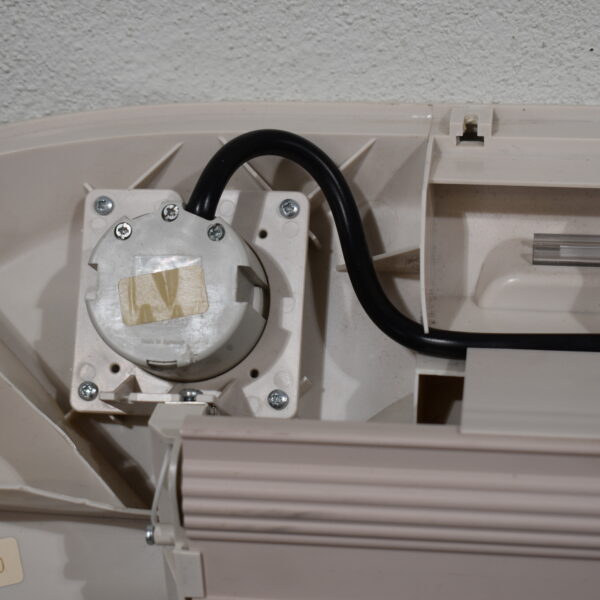 Remis Fenster Verkleidung mit Lichtleiste