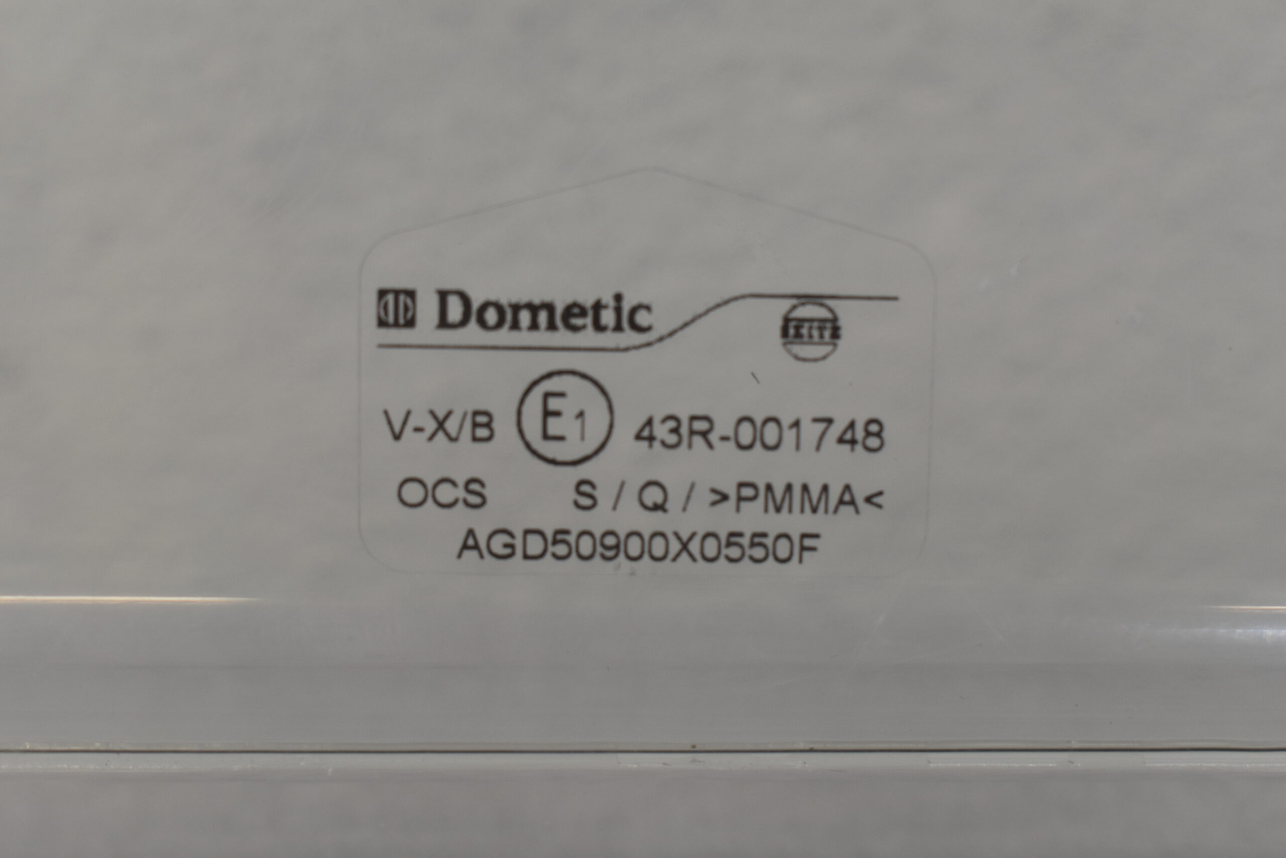 Ersatzteile für Dometic S4 Schiebefenster 900x550mm