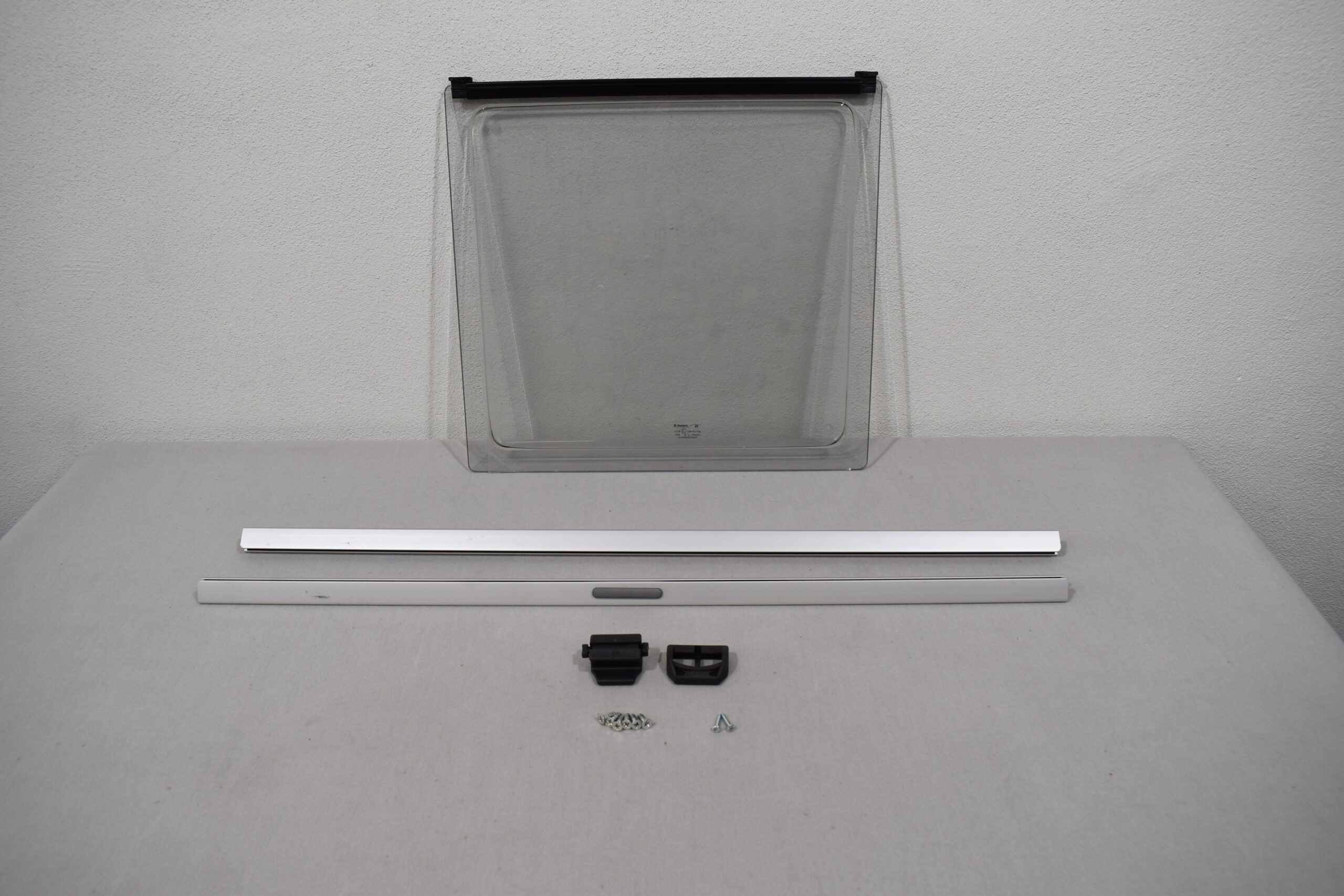 Ersatzteile für Dometic S4 Schiebefenster 900x550mm