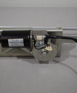 Scheibenwischmotor b-b Systemtechnik mit Arm