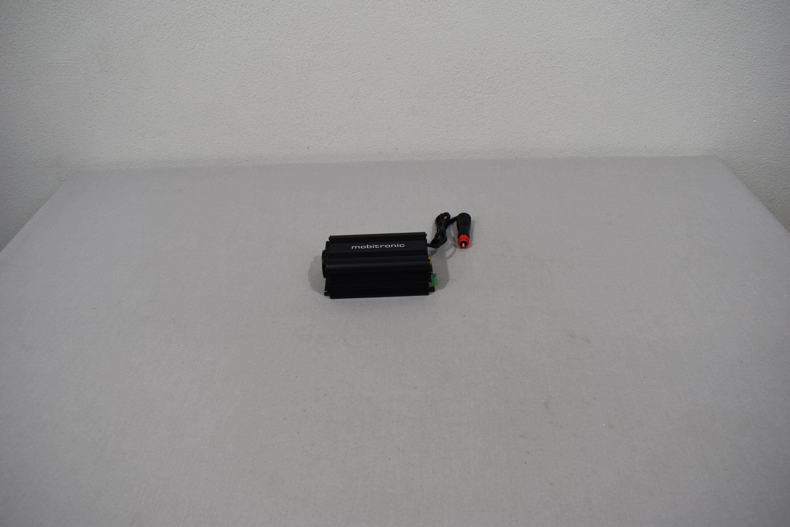 Mobiltronic MI-150-012 Wechselrichter / Inverter