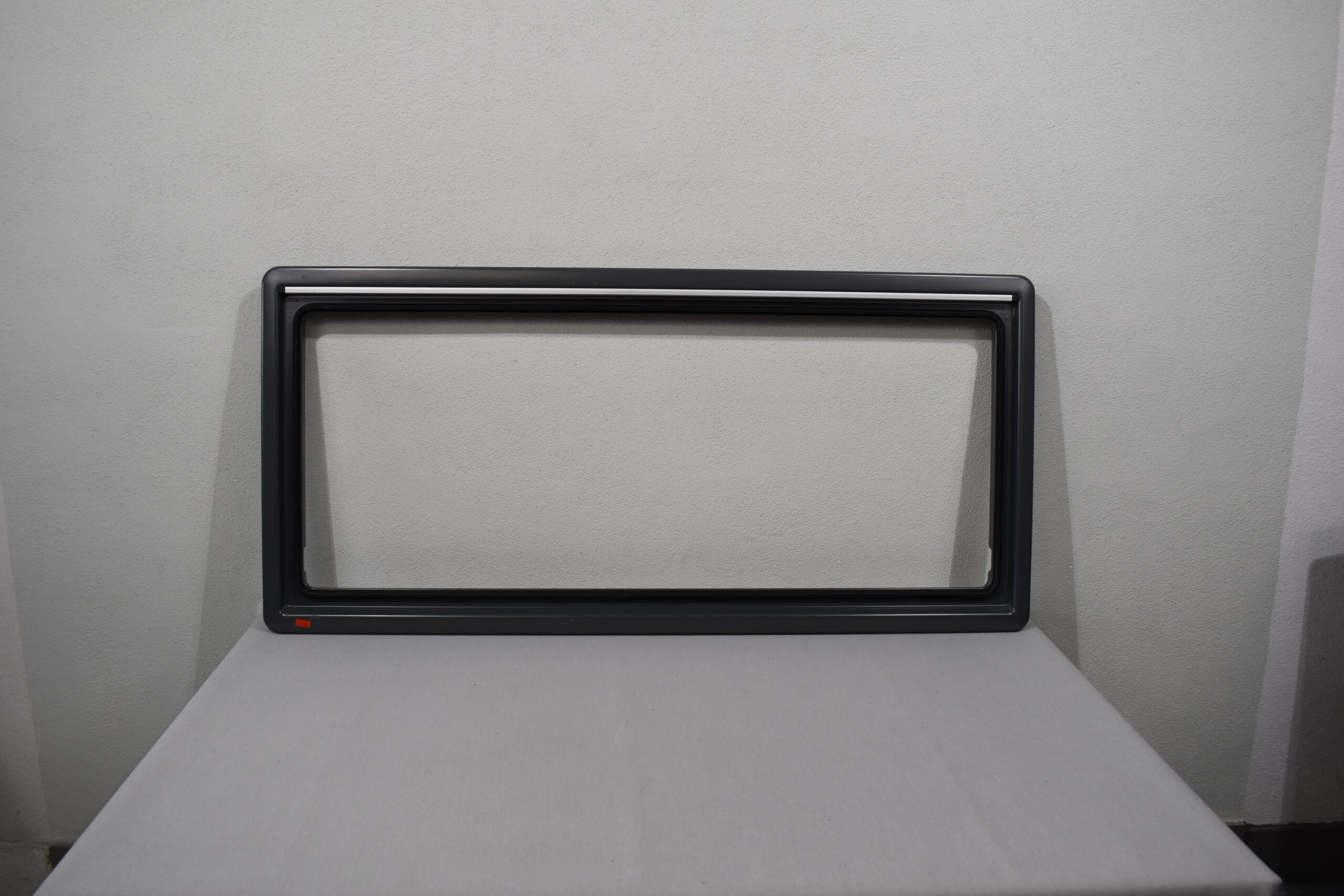 Aussenrahmen für Seitz S4 Ausstellfenster 1300x600