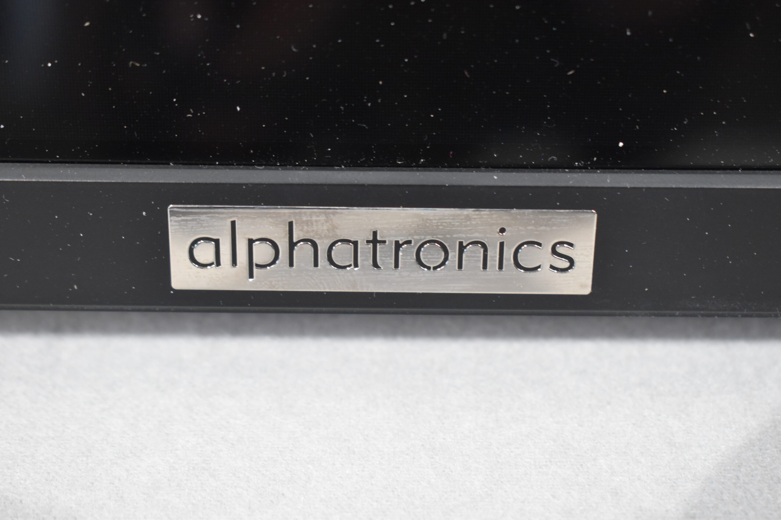 Alphatronics S-Linie 32" TV – Bild 4