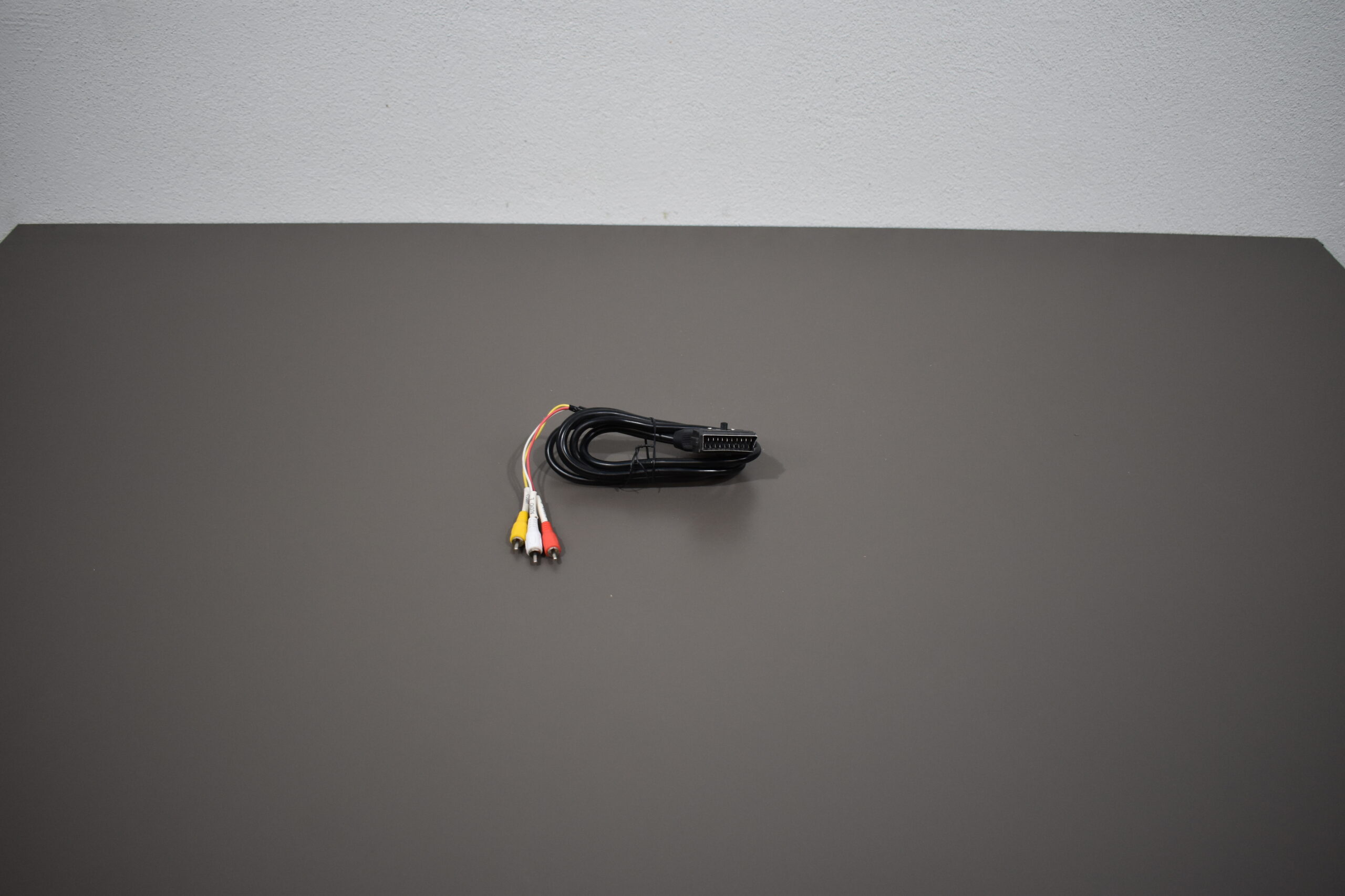 Scart-Chinch Kabel mir IN und OUT Schalter