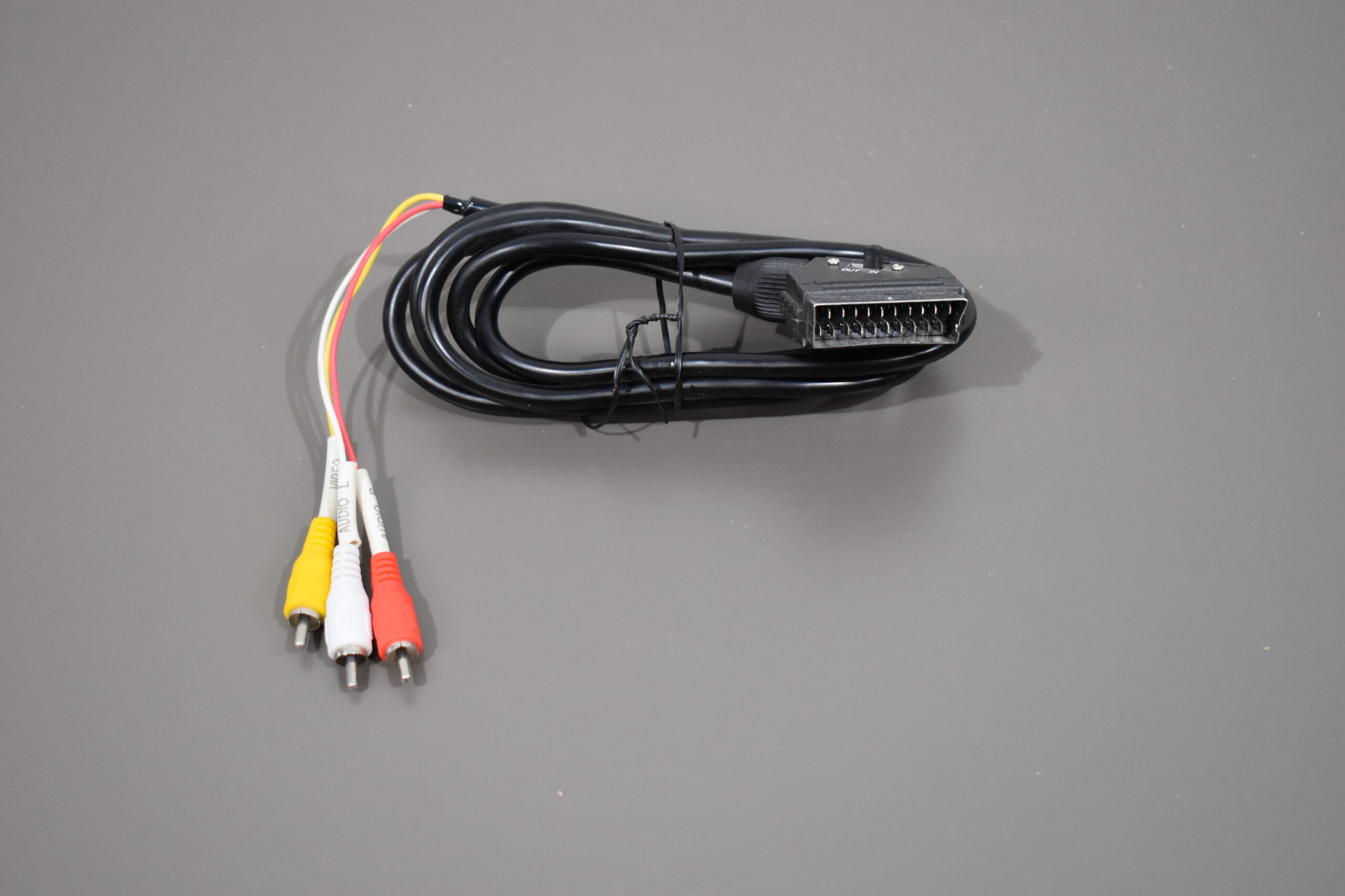 Scart-Chinch Kabel mir IN und OUT Schalter – Bild 2