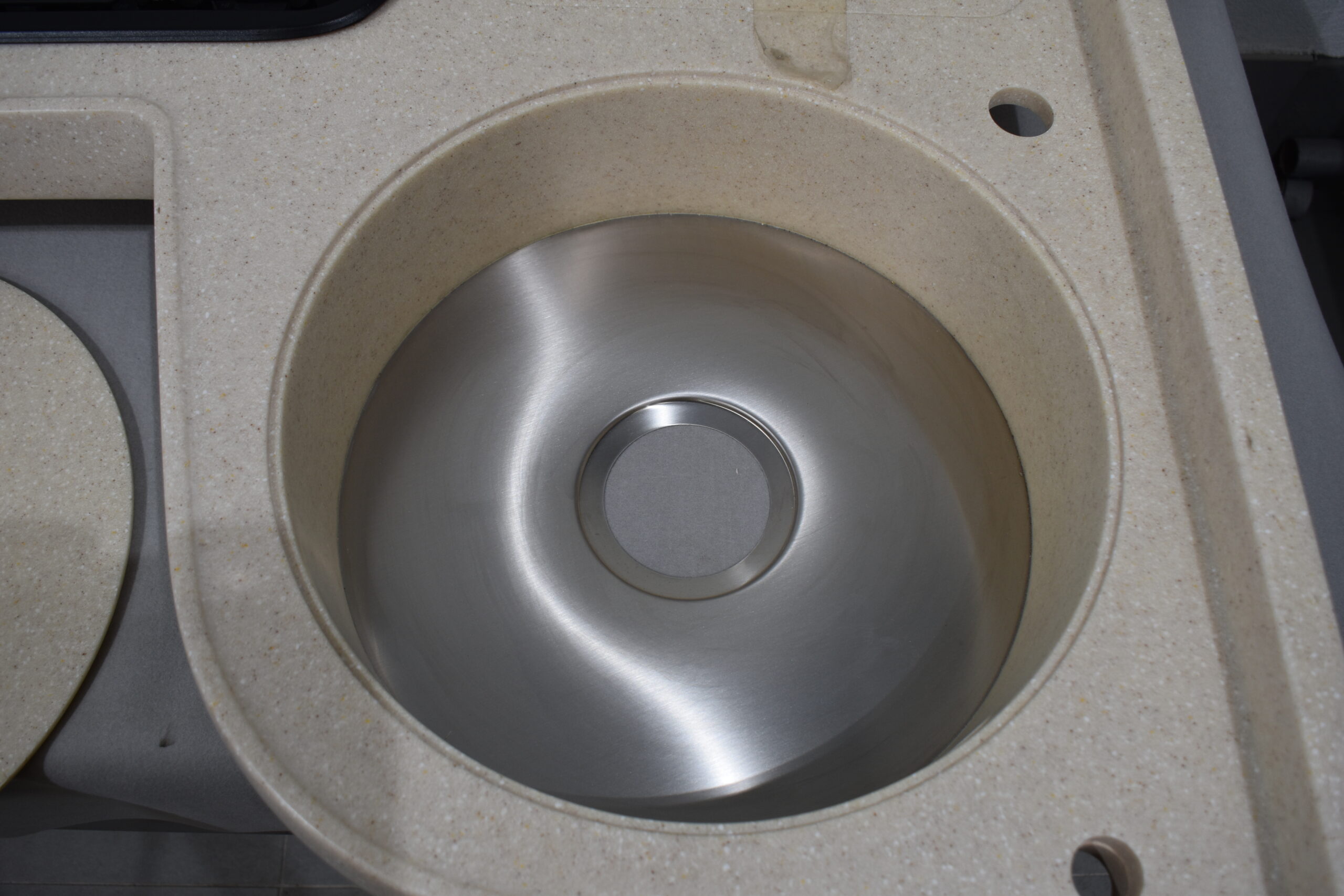 Niesmann und Bischoff Küchenplatte mit Thetford Gaskocher – Bild 12