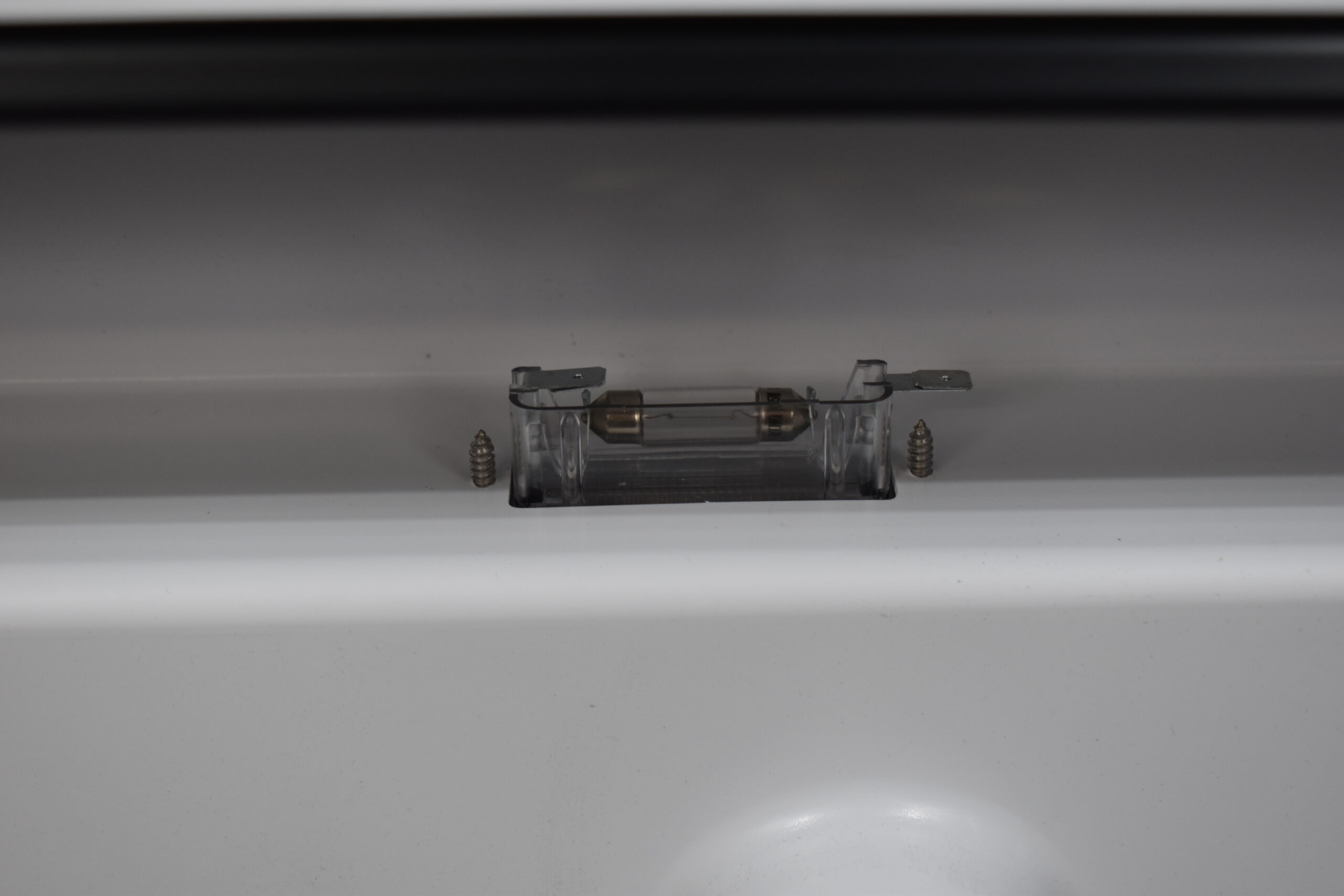 Kennzeichenträger hinten; Van Ti 650 MEG – Bild 10