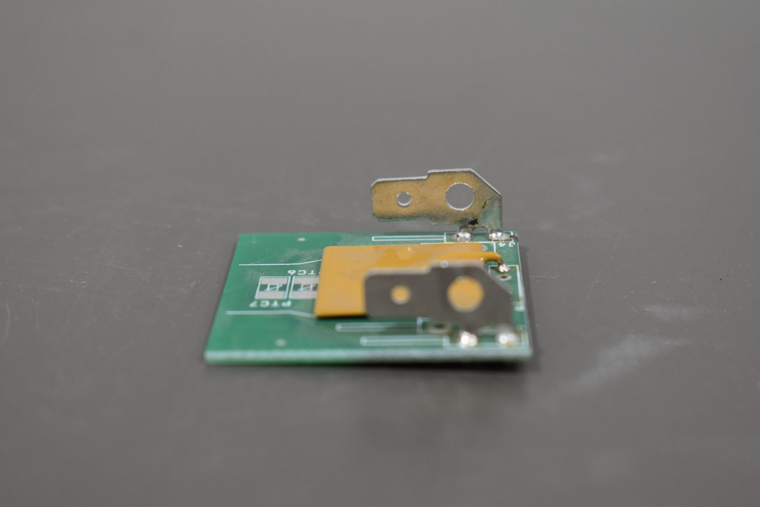 Platine / Sicherung Polyswitch NE 7A N.133819 – Bild 3