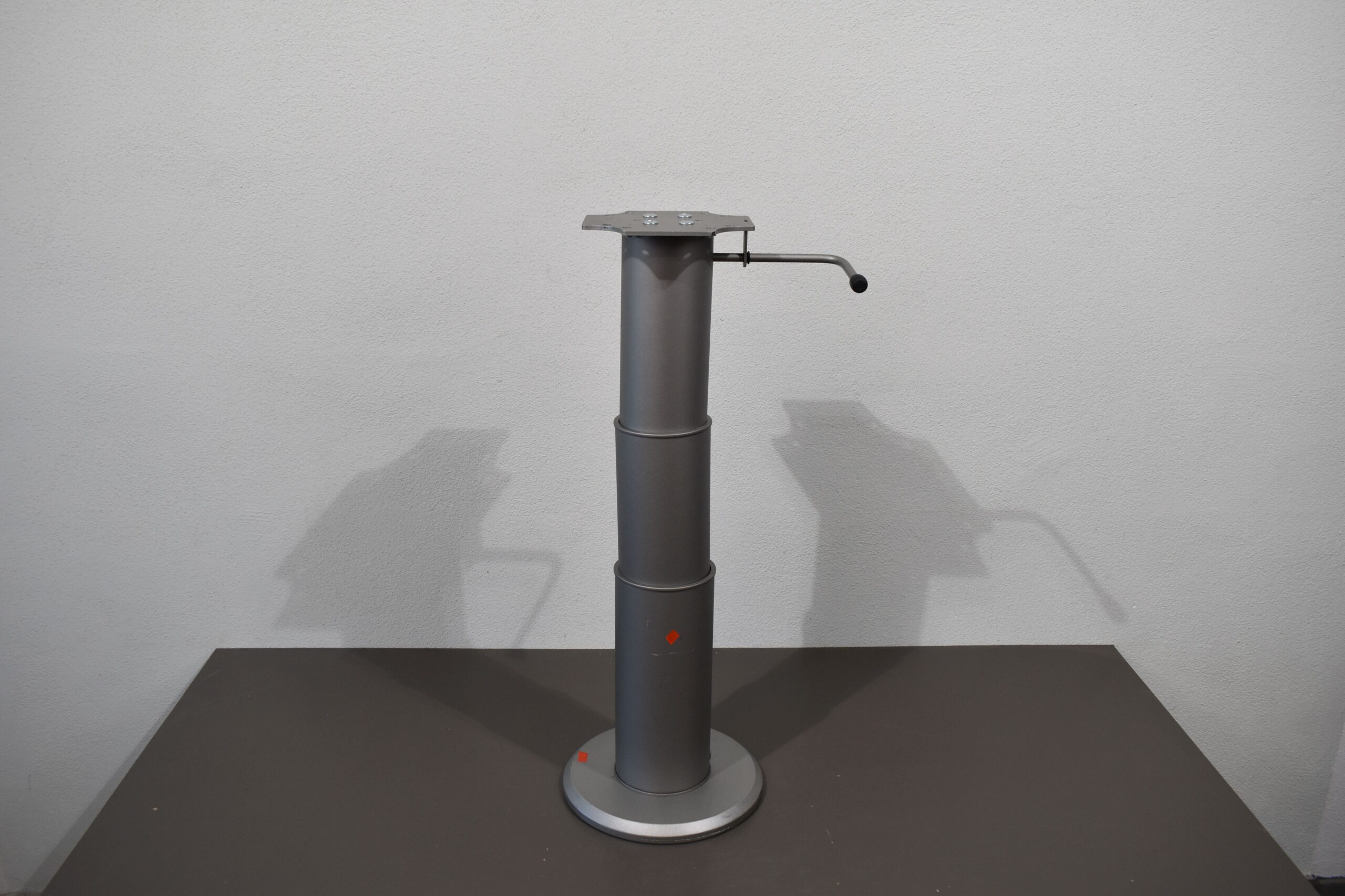 Möbelwerk Ilse Tischbein höhenverstellbar 740/365mm – Bild 10