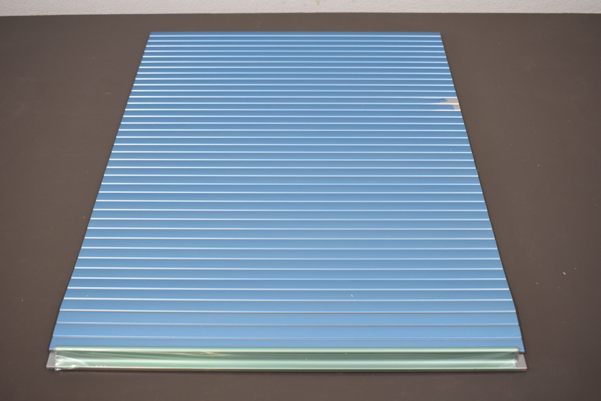 Rolladenmatte mit Griffleiste; Alu Metall, 508x657mm – Bild 2