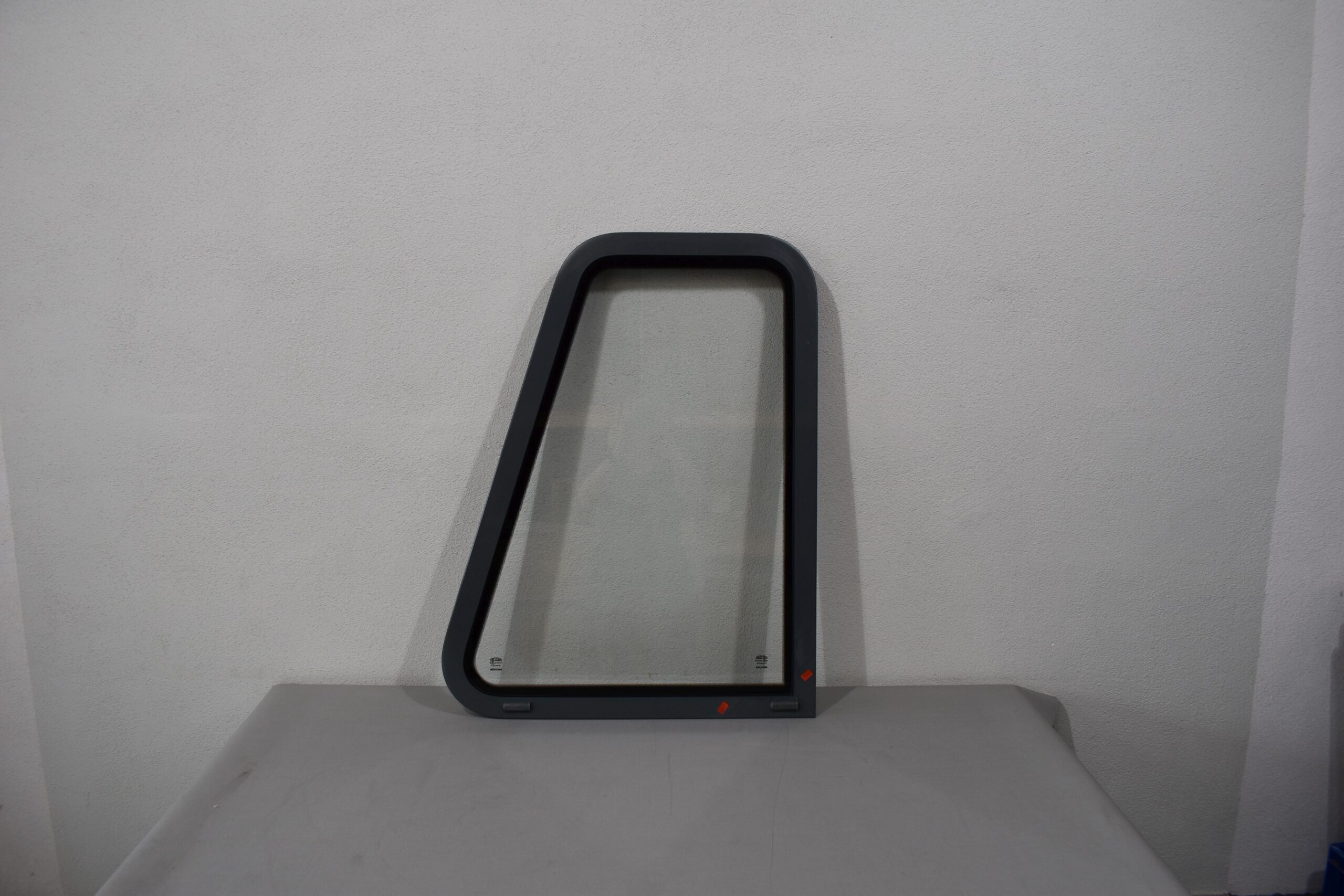 Mekuwa Fenster Fahrerseite 845x650mm 43R-001410