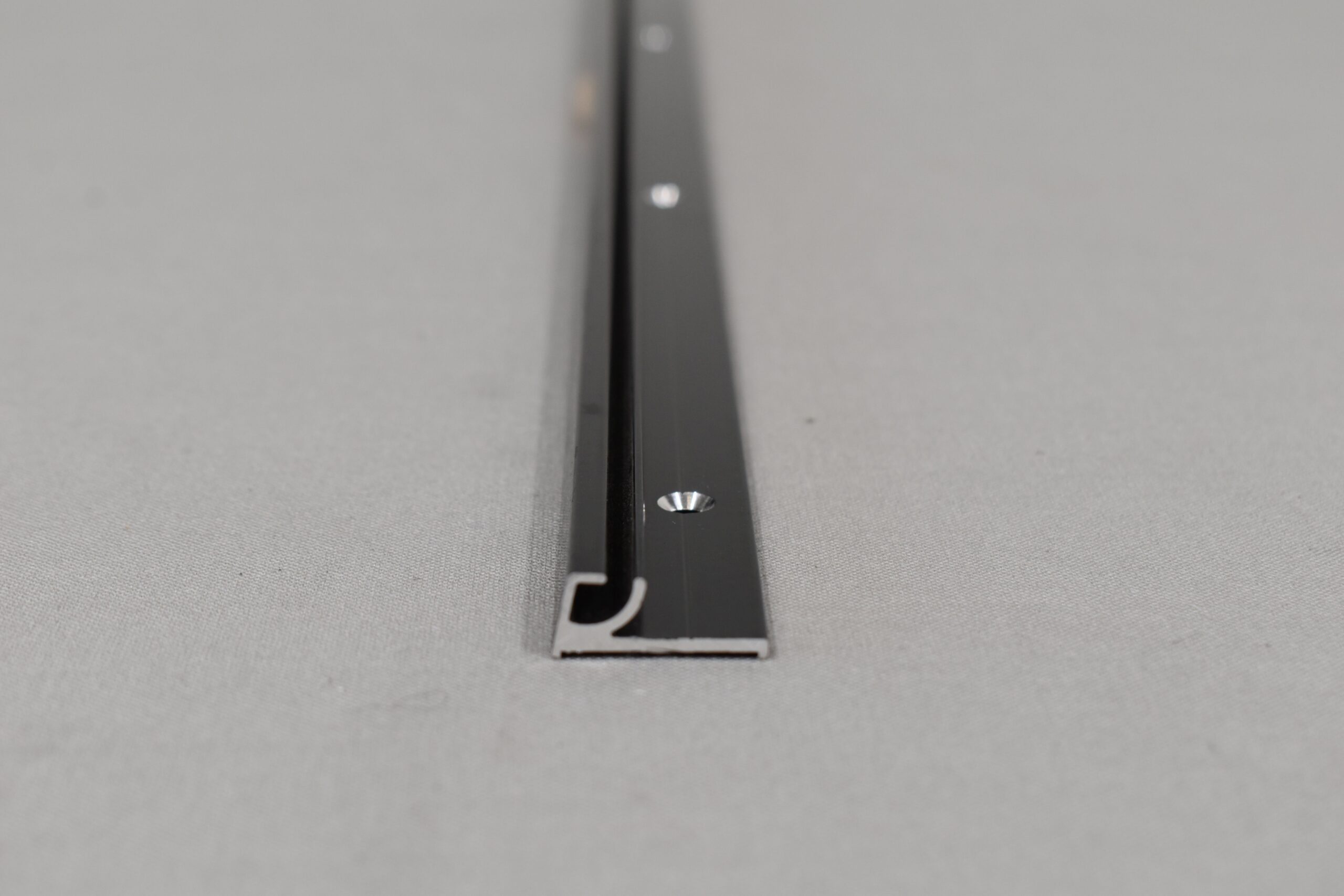 Reimo Scharnierleiste / Aluschiene schwarz; 715mm – Bild 3