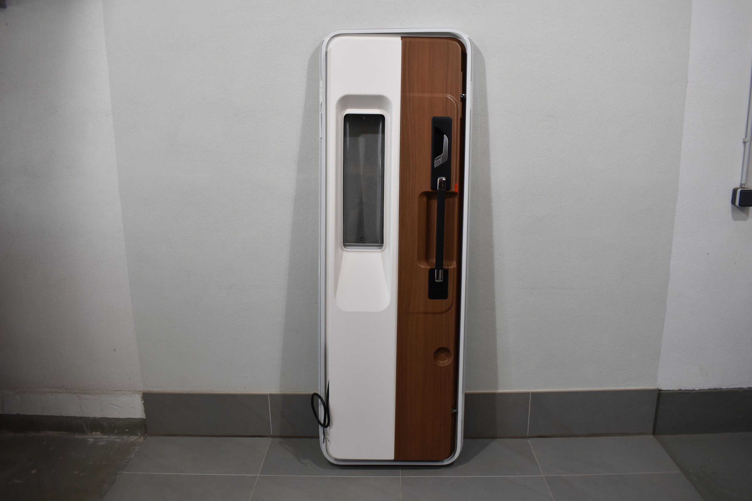 Niesmann und Bischoff Arto Tegos Aufbautür mit Rahmen; weiß/schwarz; 1820x615mm – Bild 11