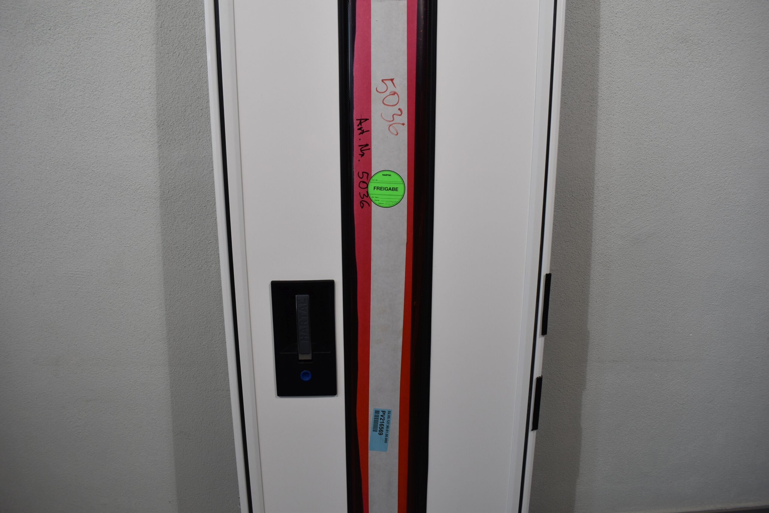 Hartal Aufbautür mit Rahmen 1945x630mm – Bild 4