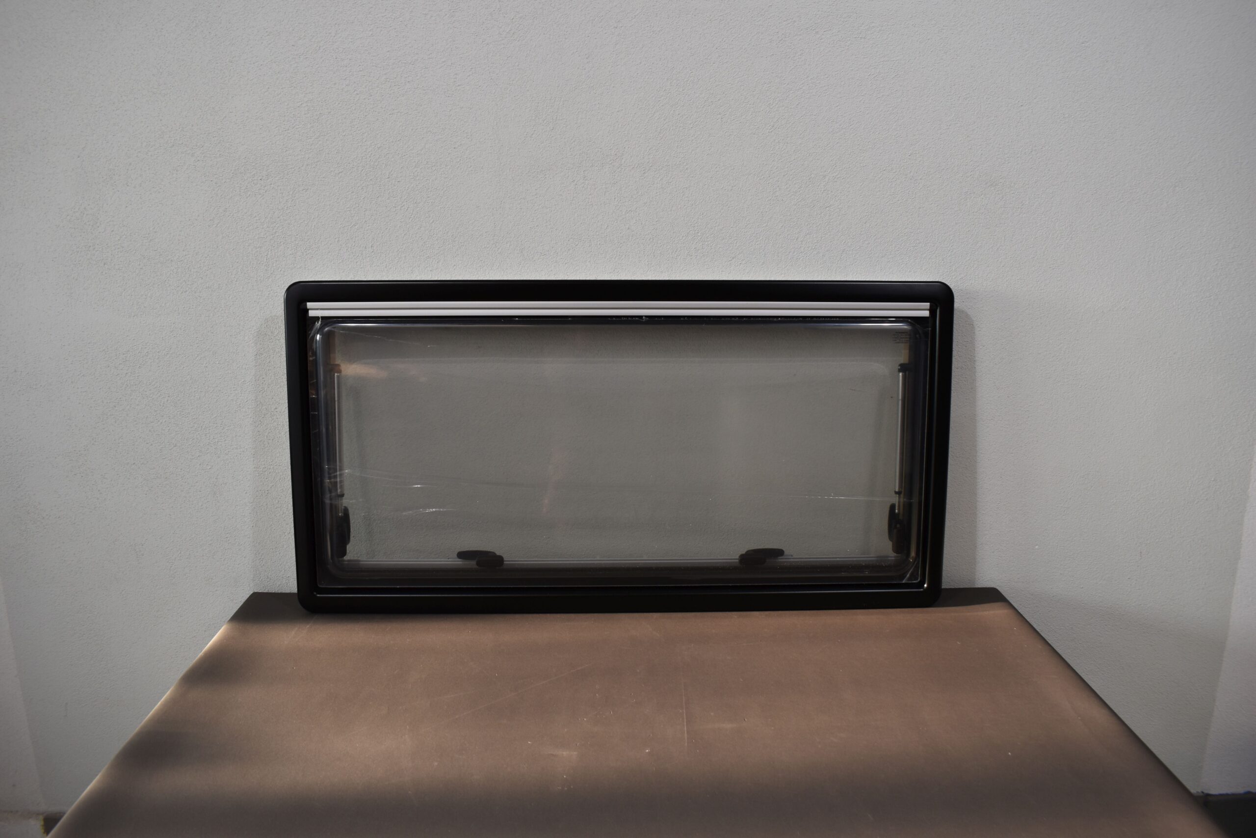 Dometic S4 Ausstellfenster mit Innenrahmen 1100x550mm